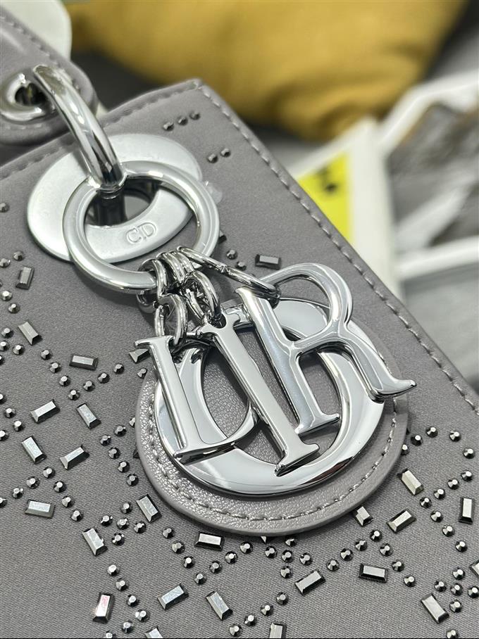 2025228Y500P21185696