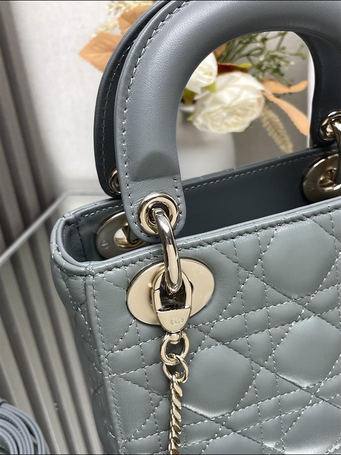 2025228Y600P205549116