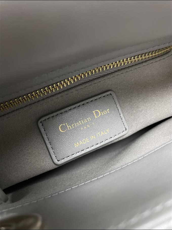 2025228Y600P205549333