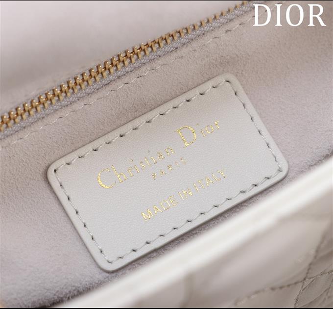 2025228Y600P205550635