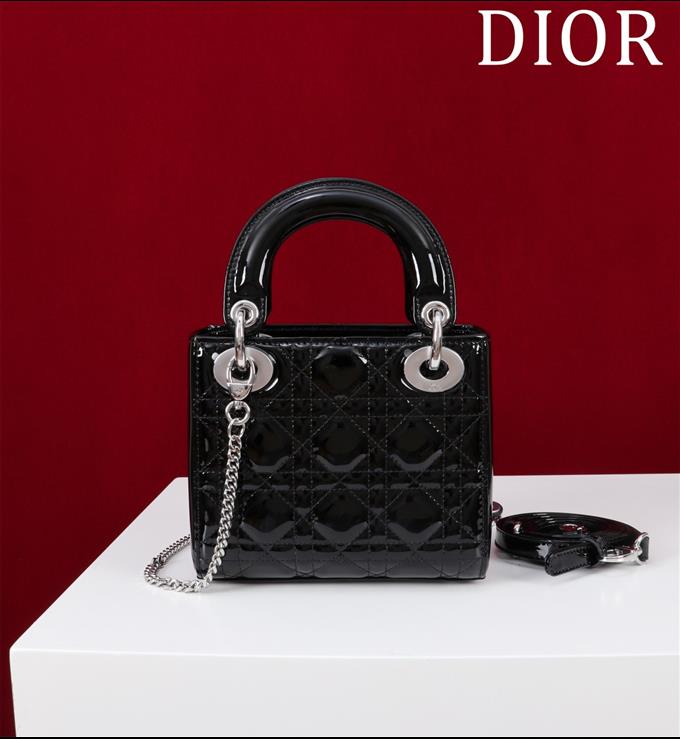 2025228Y600P205552107