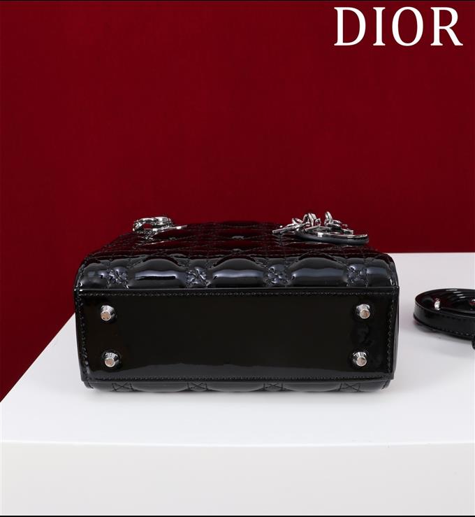 2025228Y600P205552123