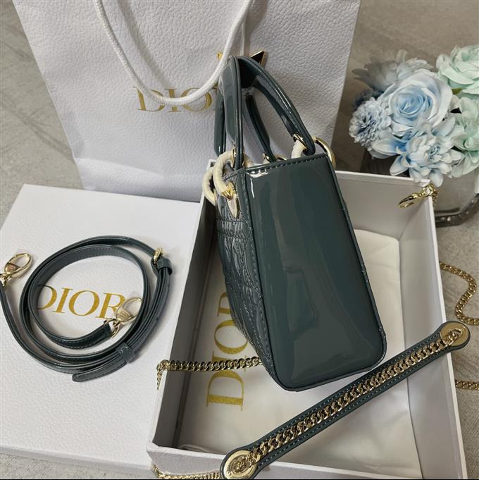 2025228Y600P205554879