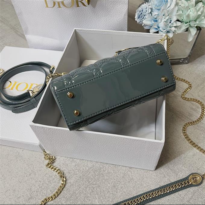 2025228Y600P205554895