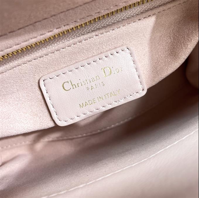 2025228Y600P205556297