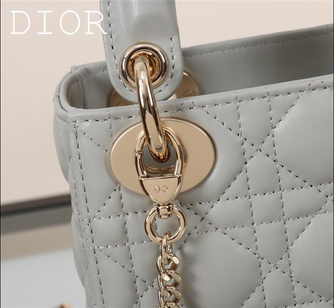 2025228Y600P205556487