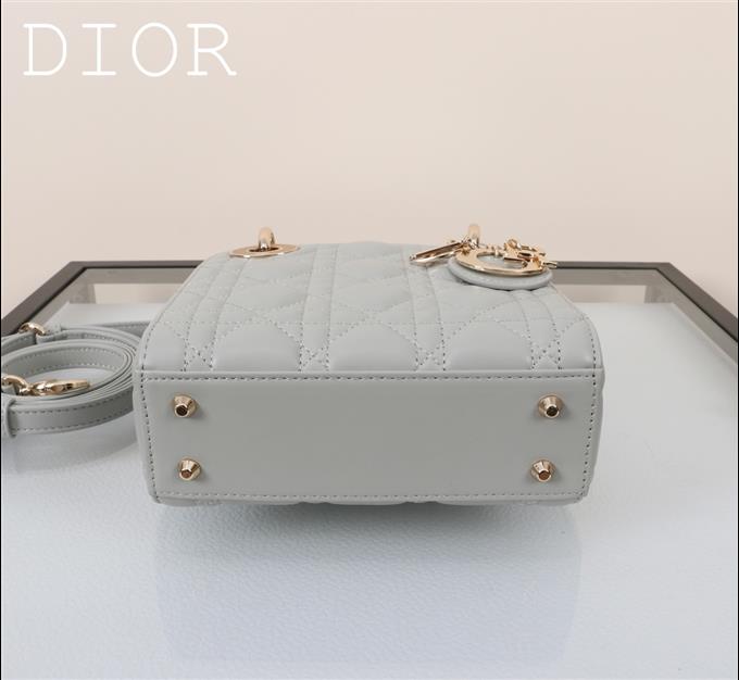 2025228Y600P205556503