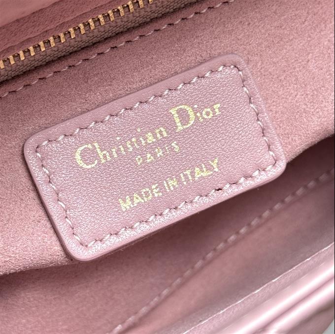 2025228Y600P205556707