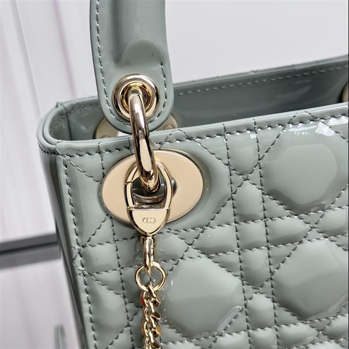 2025228Y600P205557747