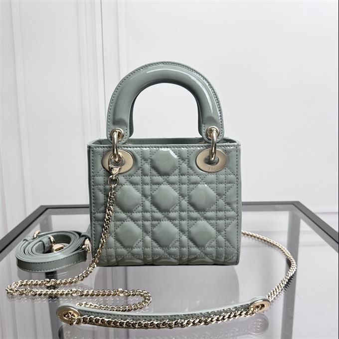 2025228Y600P205557778