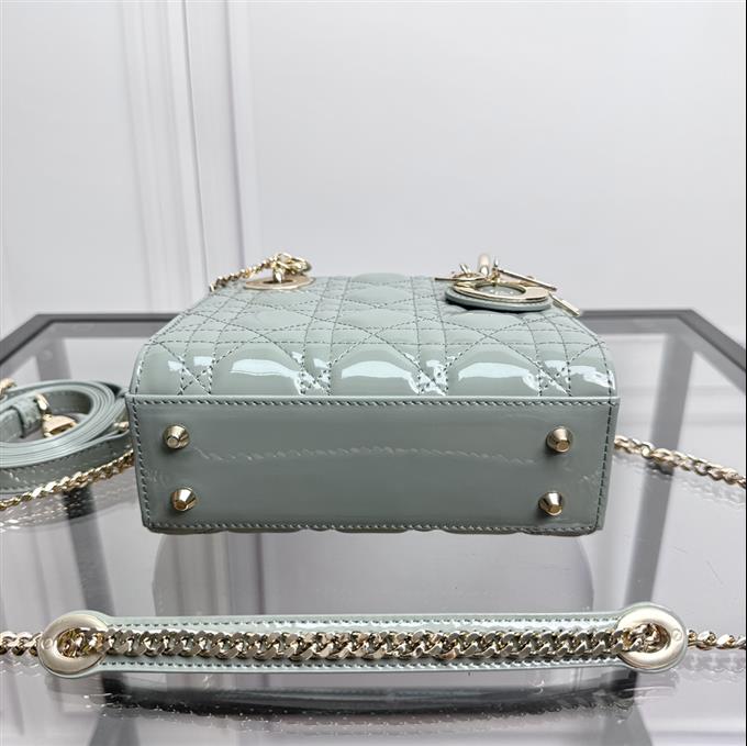 2025228Y600P205557793