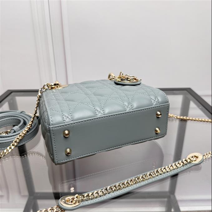 2025228Y600P20555784