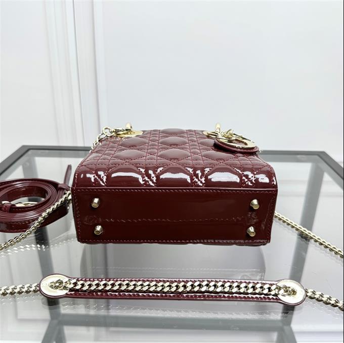 2025228Y600P205557934