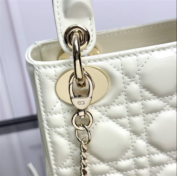 2025228Y600P20555830