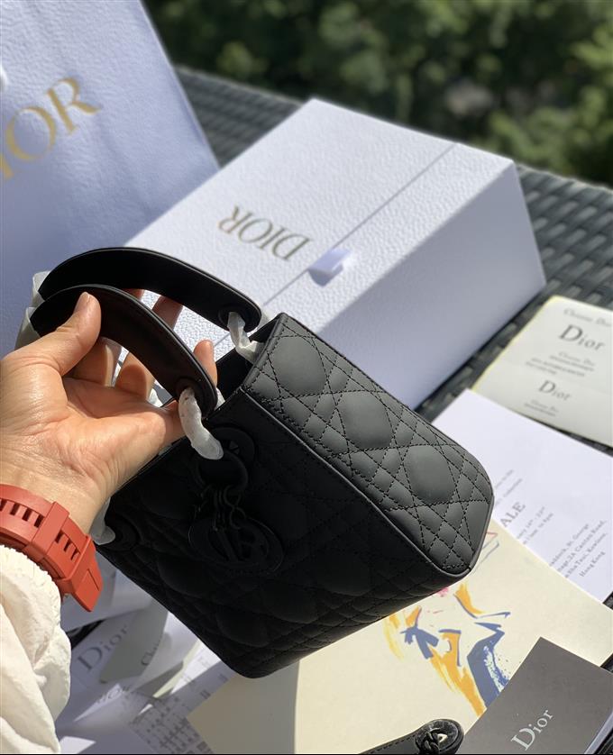 2025228Y900P205545791