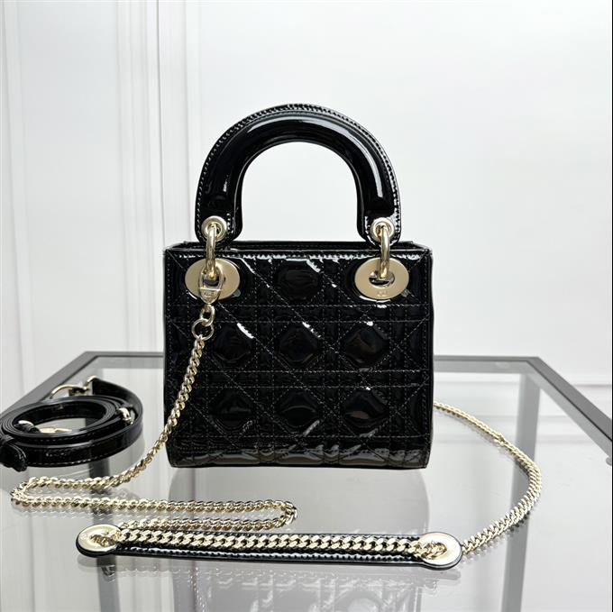 2025228Y600P205558484