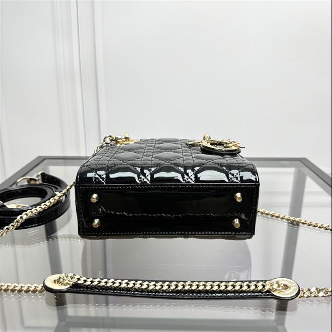 2025228Y600P205558500