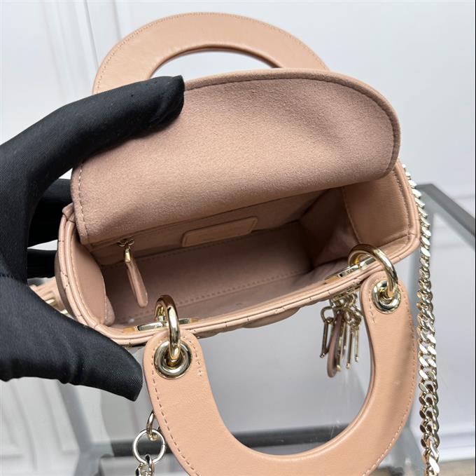 2025228Y600P205558827