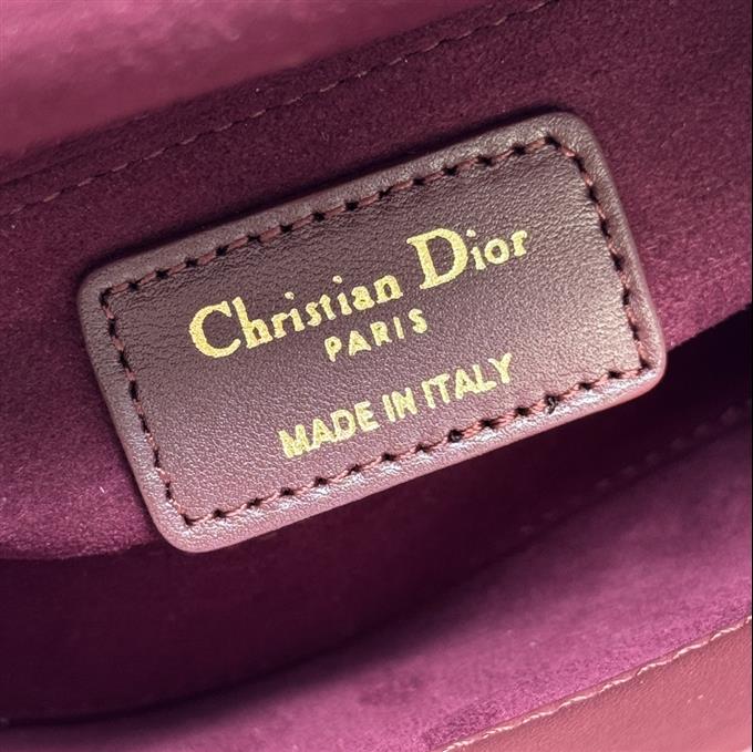 2025228Y600P205559379