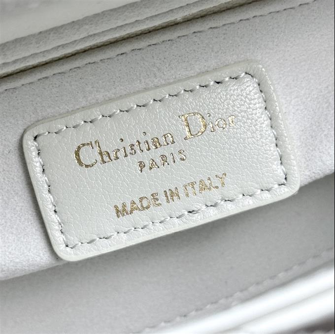 2025228Y600P20555995