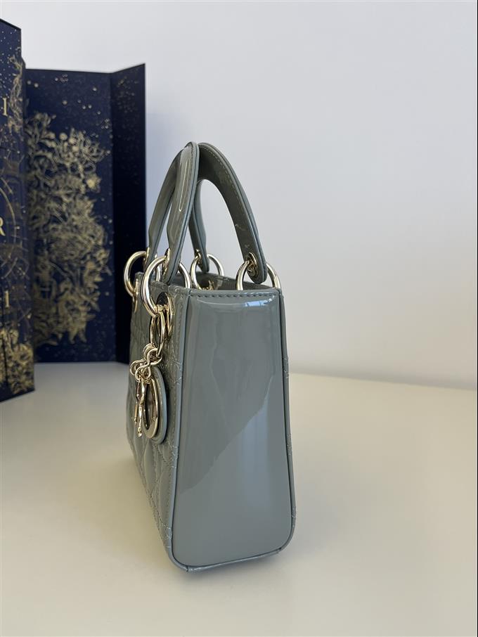 2025228Y600P20560733