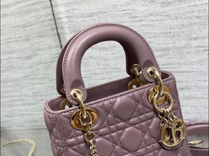 2025228Y600P205610377