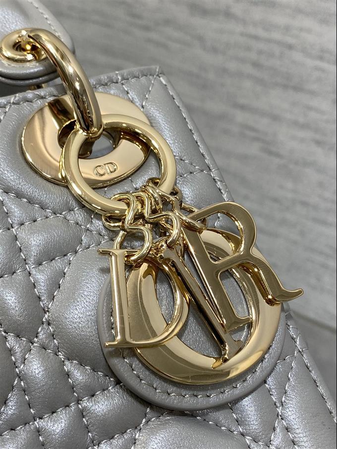 2025228Y600P205610678