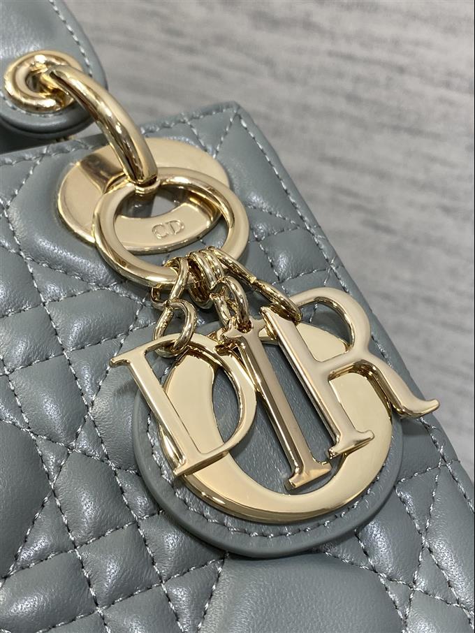 2025228Y600P205610965