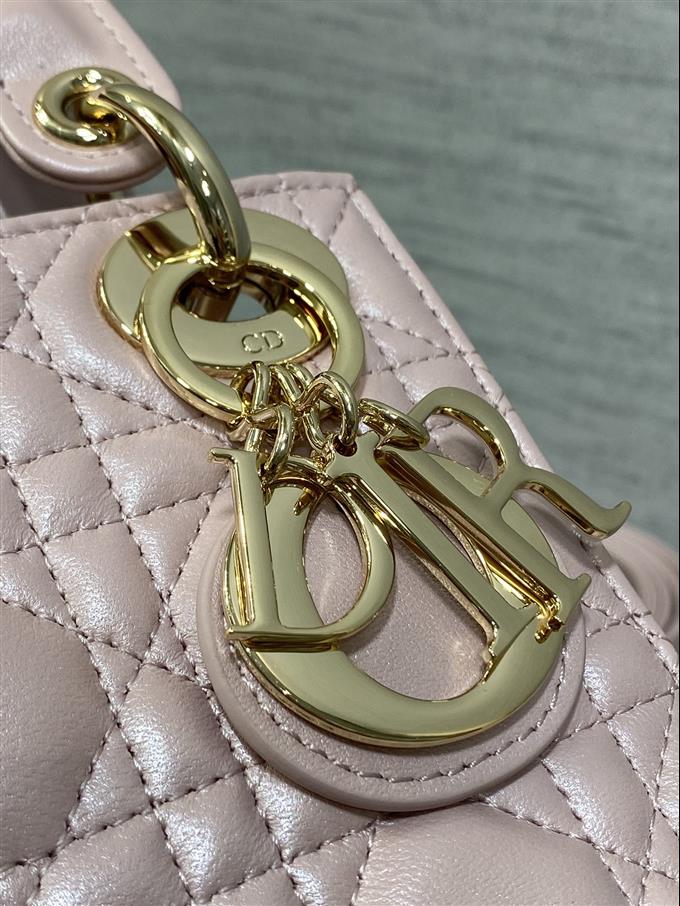 2025228Y600P205611108