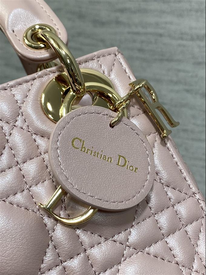 2025228Y600P205611123