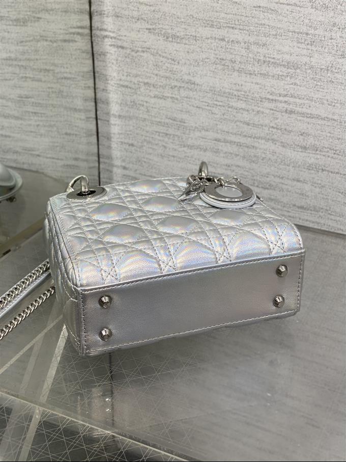 2025228Y600P205611738