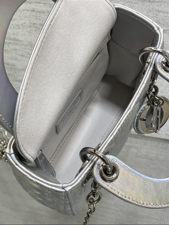 2025228Y600P205611754