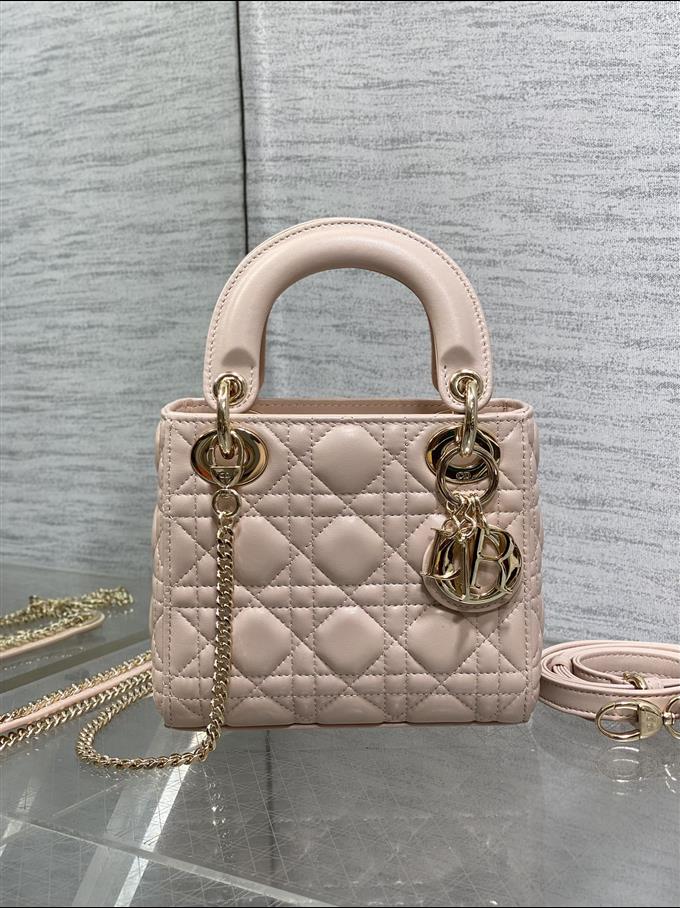 2025228Y600P205611802