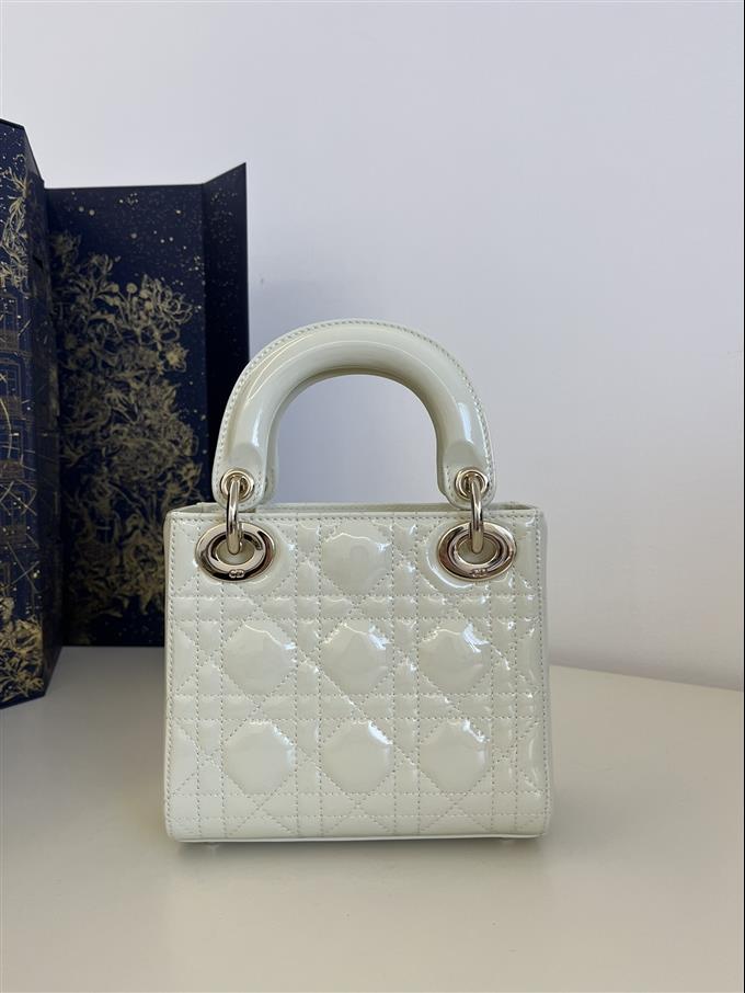 2025228Y600P20561190