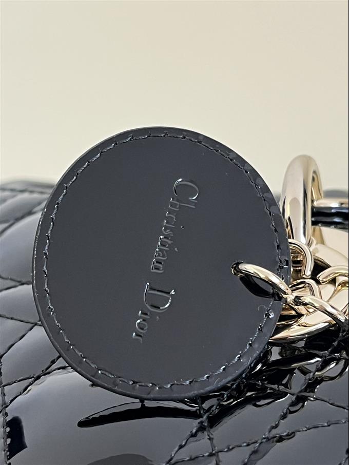 2025228Y600P20561284