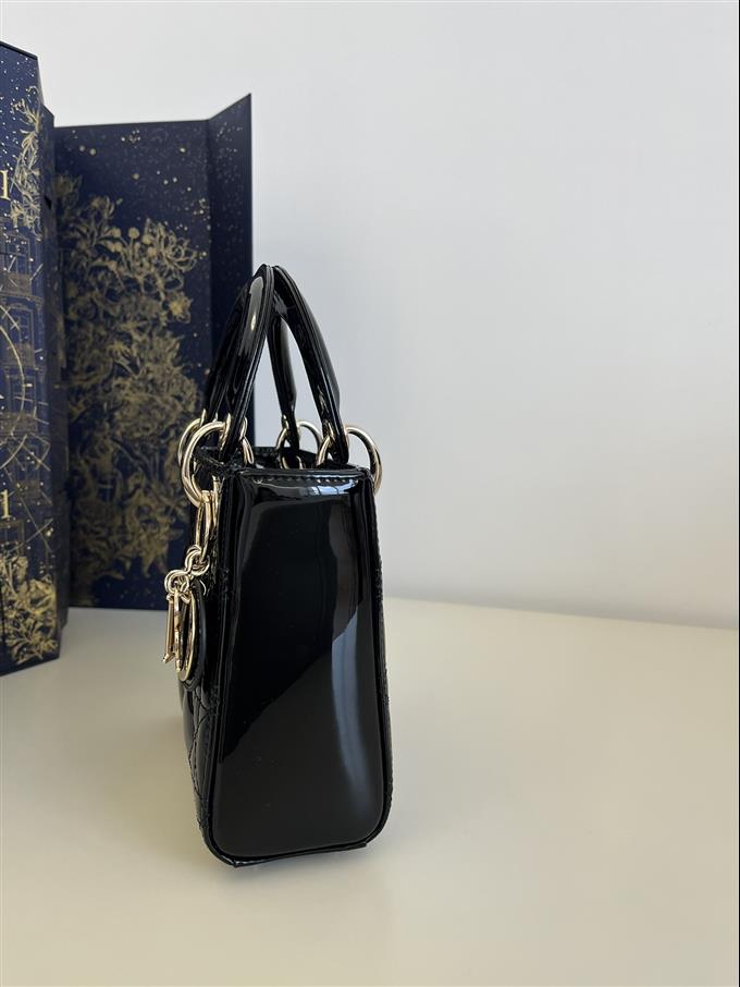 2025228Y600P20561299