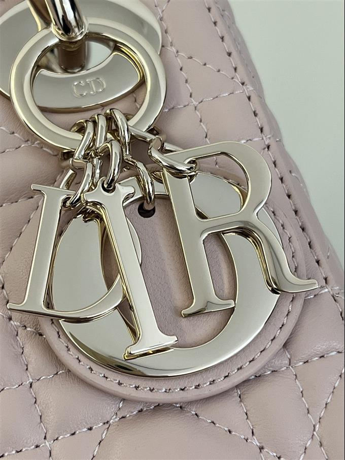 2025228Y600P205614504