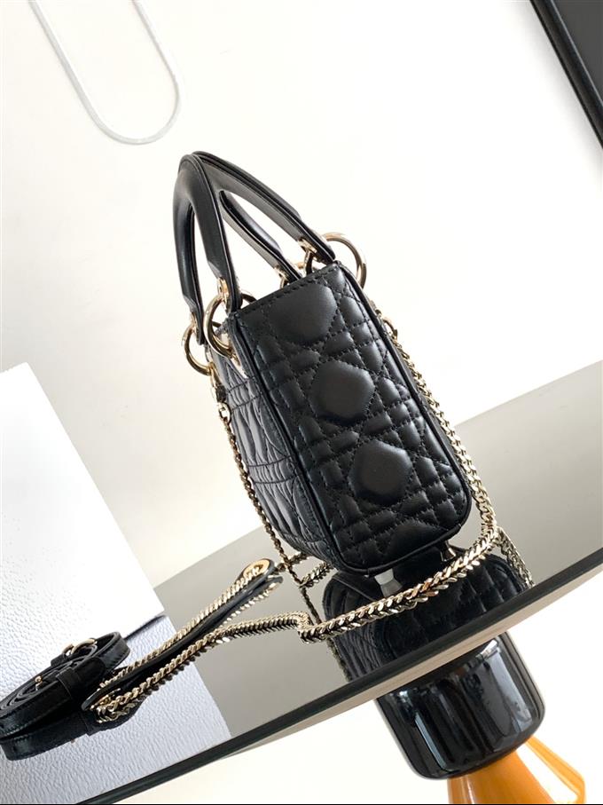 2025228Y600P205615936