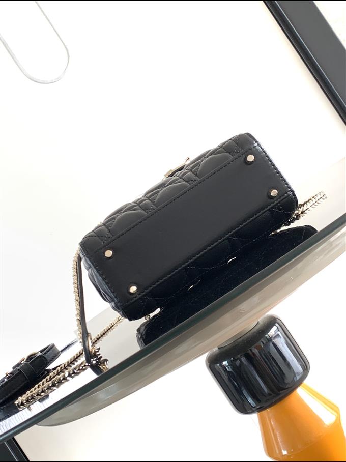 2025228Y600P205615967