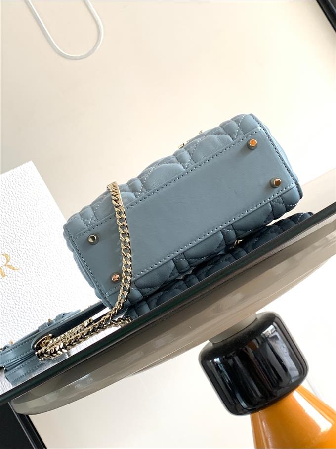 2025228Y600P205616111