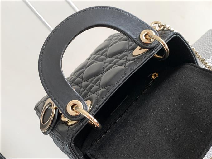 2025228Y600P20561631