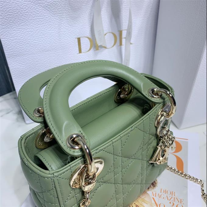 2025228Y600P20561709