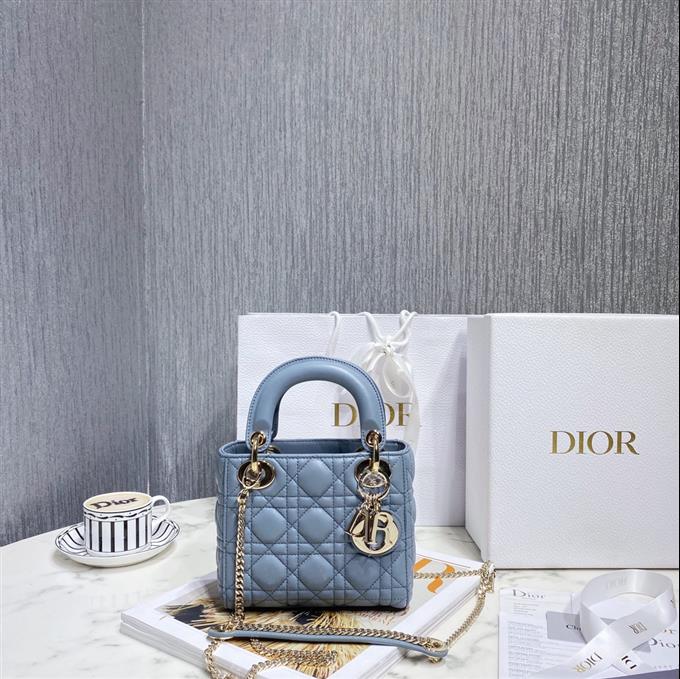 2025228Y600P20561772