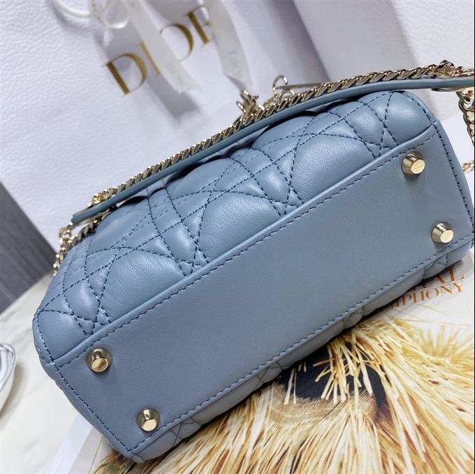 2025228Y600P20561819