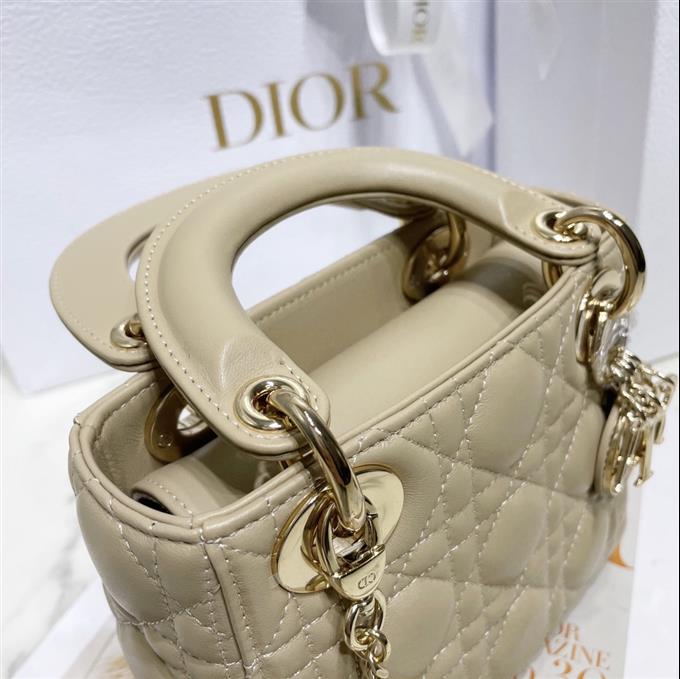 2025228Y600P20562560