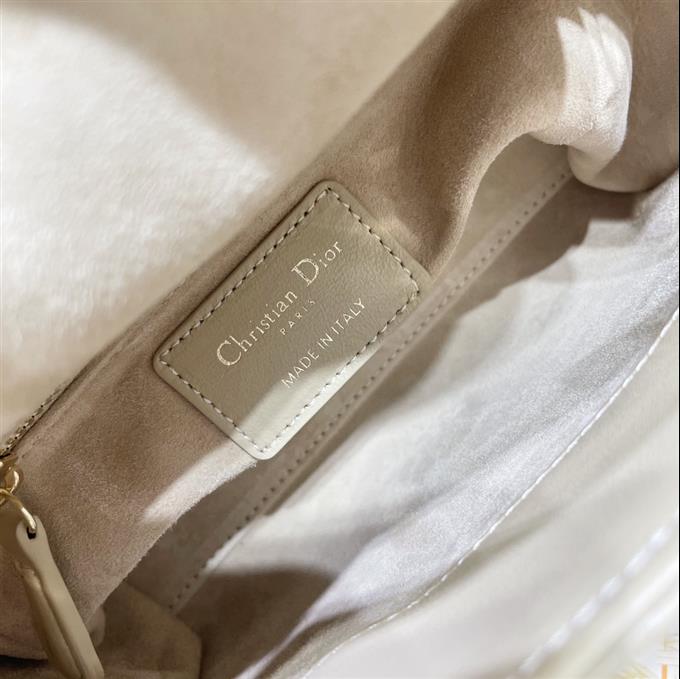 2025228Y600P20562637