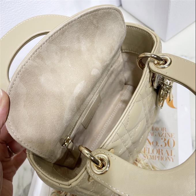 2025228Y600P20562653