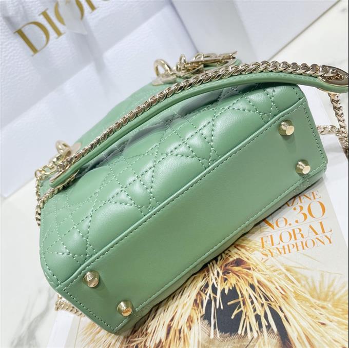 2025228Y600P20562715