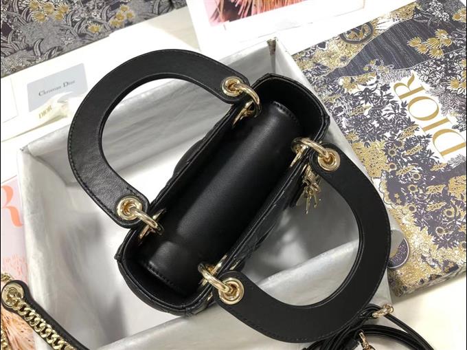 2025228Y600P20563720