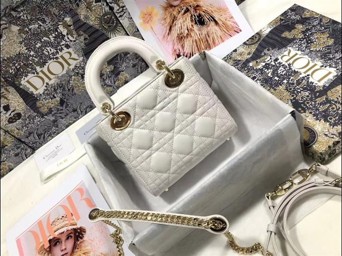 2025228Y600P20563782